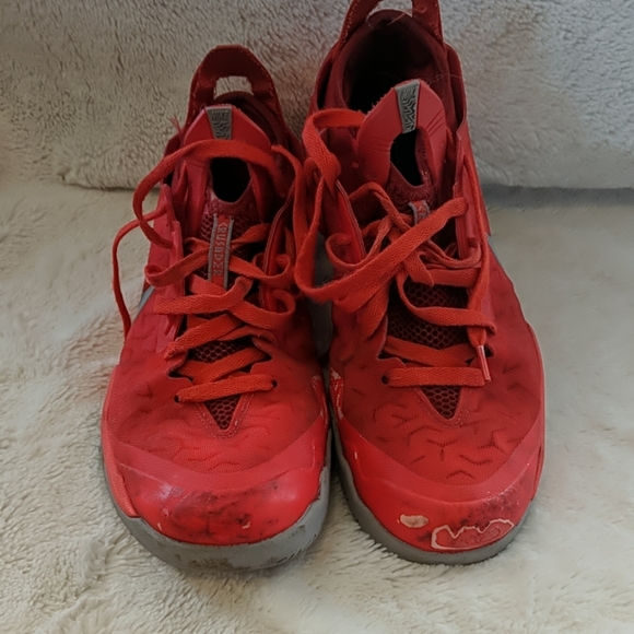 Athletic shoe - Picture 1 of 3